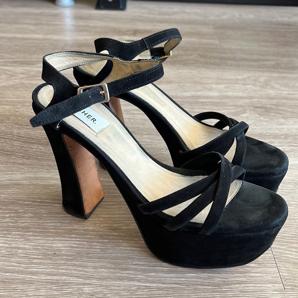 Cher from Argentina Black Suede Stacked Heel 7.5